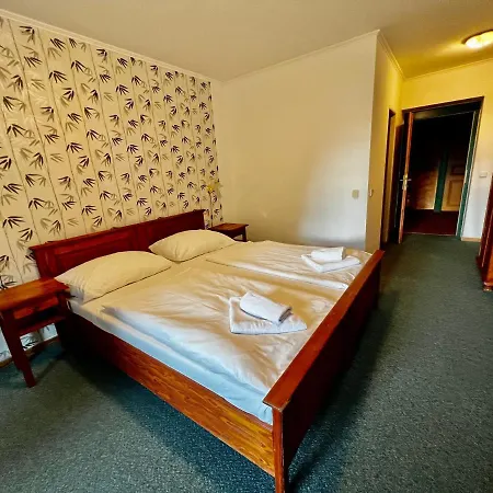 Отель Hotel Modrava